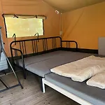 'glamping' Angelzelt Am Mit Steg Und Boot Glamping